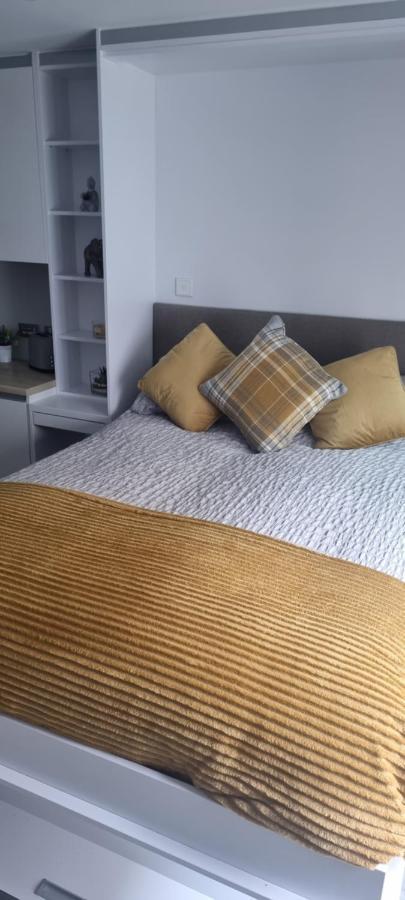 The Hub Gibraltar Apartment ภายนอก รูปภาพ